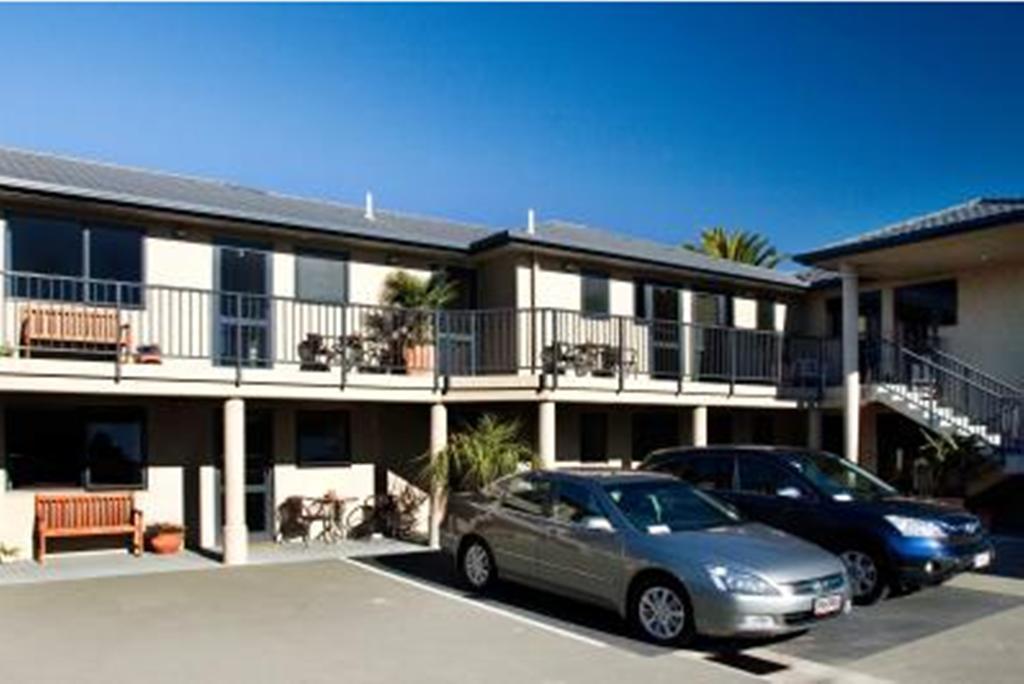 Blenheim Palms Motel Exterior foto